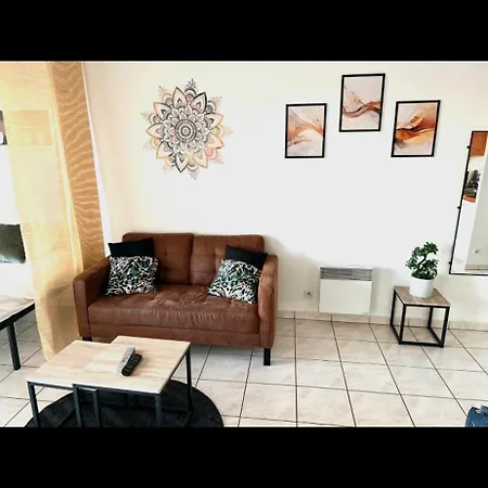 Daire Lumineux Sans Vis A Vis Avec Balcon Prive Chelles (Seine-et-Marne)