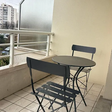 Lumineux Sans Vis A Vis Avec Balcon Prive * Chelles (Seine-et-Marne)